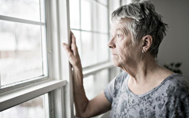 Mujer mayor con Alzheimer